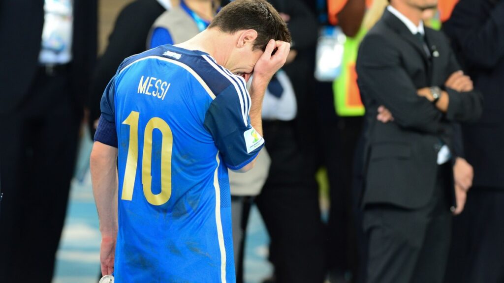Lionel Messi avec le maillot de l’Argentine, photo paysage 16:9
