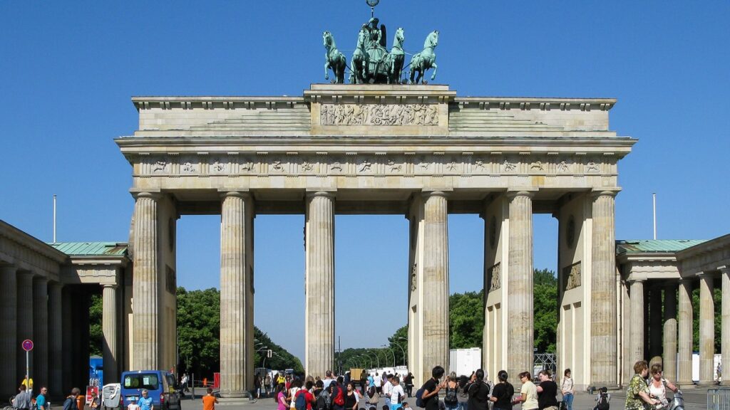 Porte de Brandebourg à Berlin, lieu proche du rassemblement CSD