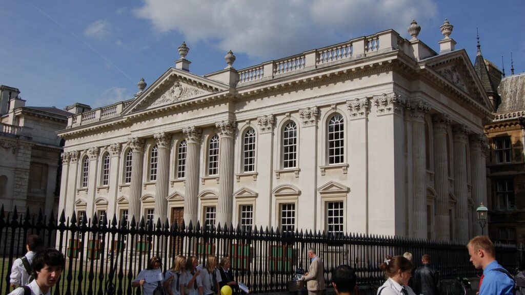 Le Senate House de l’université de Cambridge au Royaume-Uni