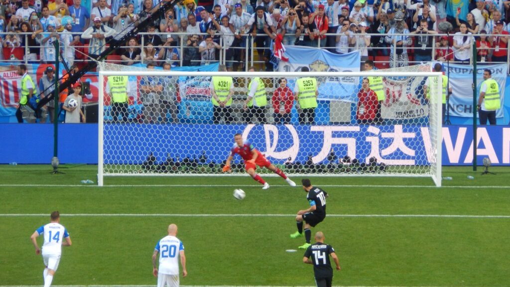 Lionel Messi tirant un penalty avec l’équipe d’Argentine